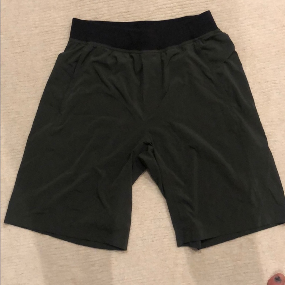 Lulu lemon shorts Large